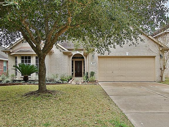 Highly sought after Cinco Ranch address and KISD schools! Close proximity to McMeans JH.