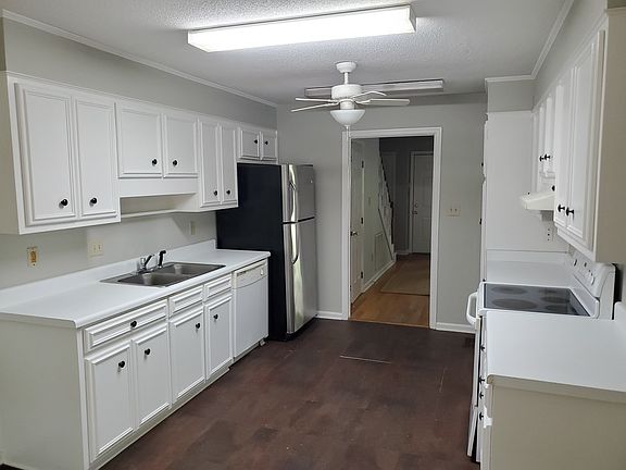 3rd image of 104 Green Ash Ct