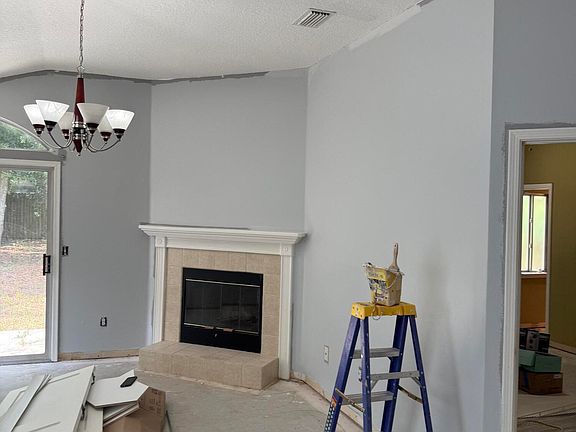 4th image of 1134 RADIS Place