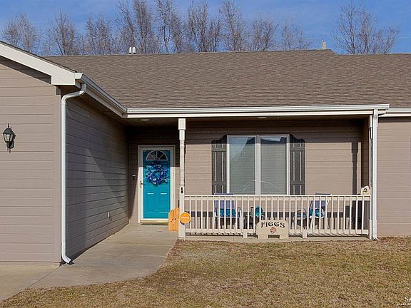 2nd image of 1214 Republic Cir