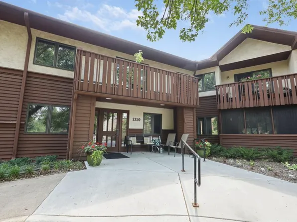2250 Luther Pl APT 101, Saint Paul, MN 55108