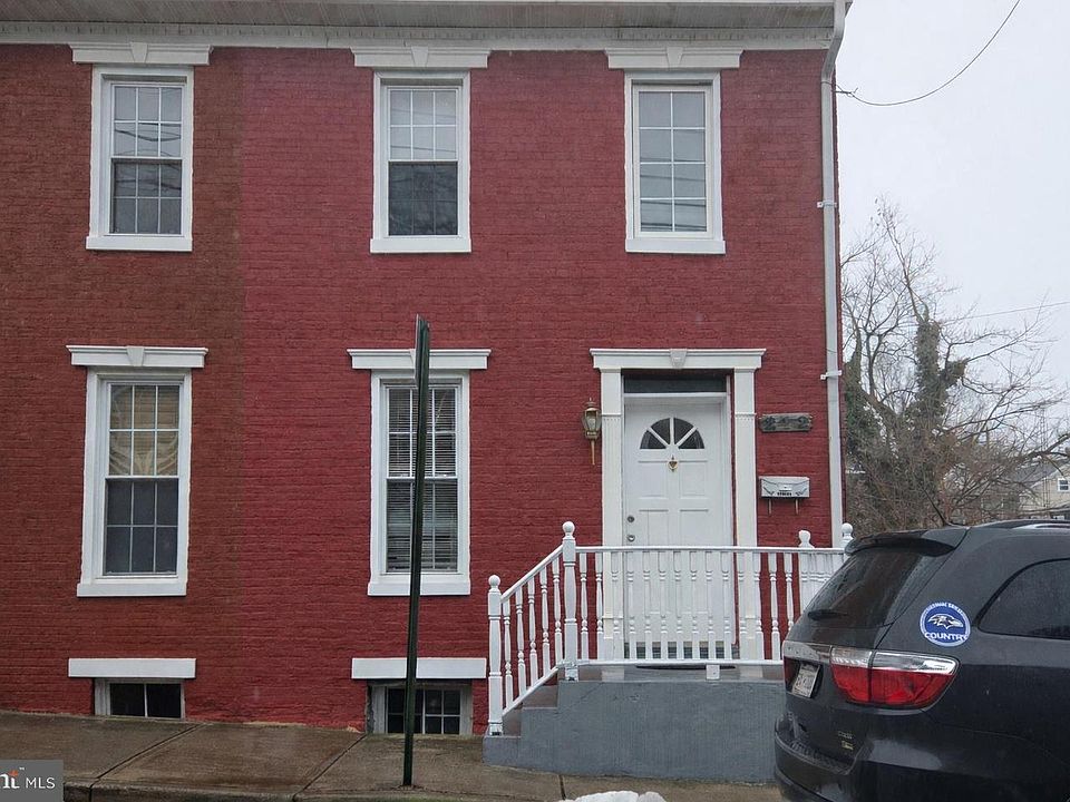 1st image of 212 N Mulberry St