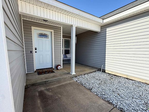 4th image of 105 Ellington Ct