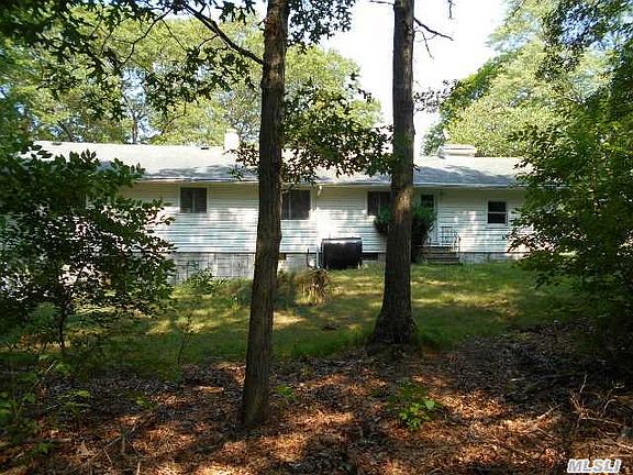 2nd image of 14 Garden Ln