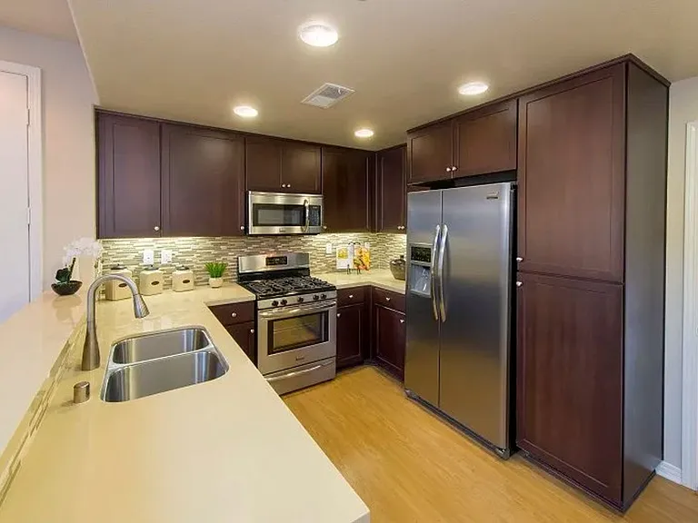 Costa Pointe Luxury 3-4 Bedroom Townhomes — Photo 25
