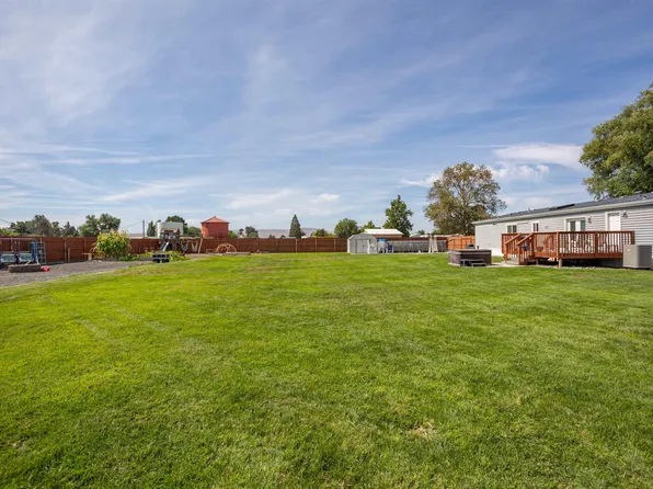 419 Ray Blvd, Burbank, WA 99323