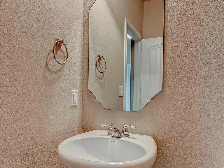 225 Deep Creek Dr — Photo 24