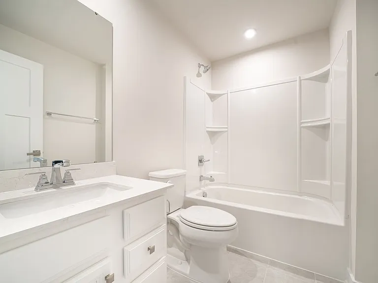212 Tamworth Crk — Photo 4
