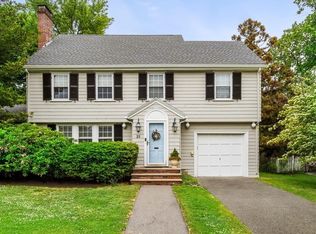 21 Pickwick Rd, Marblehead, MA 01945