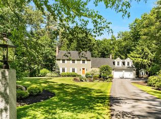 66 Pilgrim Dr, Bedford, NH 03110