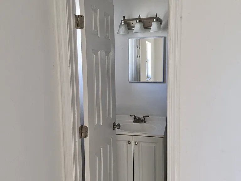 1734 Montana Ave NE — Photo 13