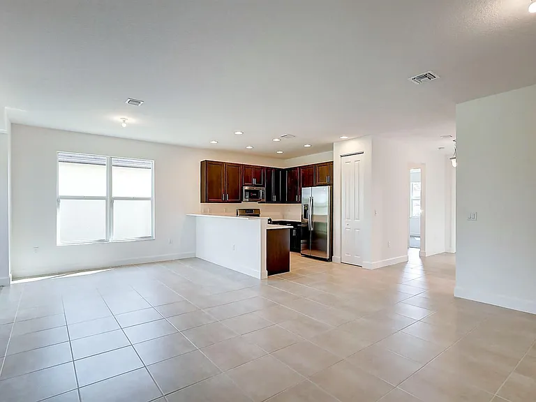 13549 SW Oceanus Blvd — Photo 8