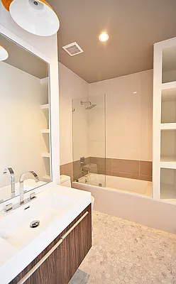 Rented by Sam Tabak | media 24