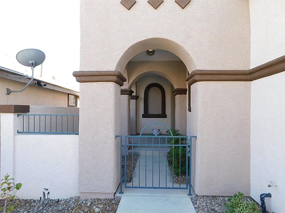 4th image of 11449 Diveley Ave