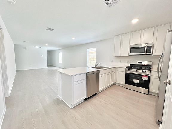 2nd image of 3019 Mallorca Dr