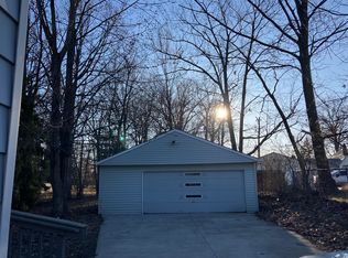 5349 E 141st St, Maple Heights, OH 44137