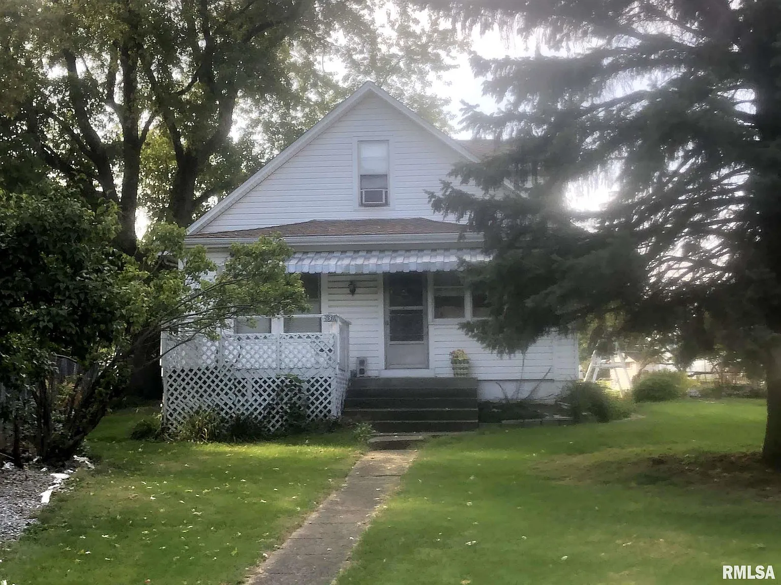 536 Pekin Ave photo 1