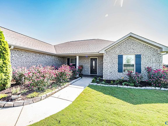 3rd image of 112 Creekwood Dr