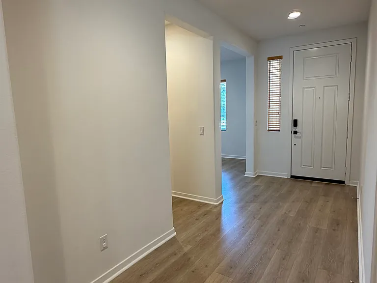 15544 Kings Peak Dr — Photo 31