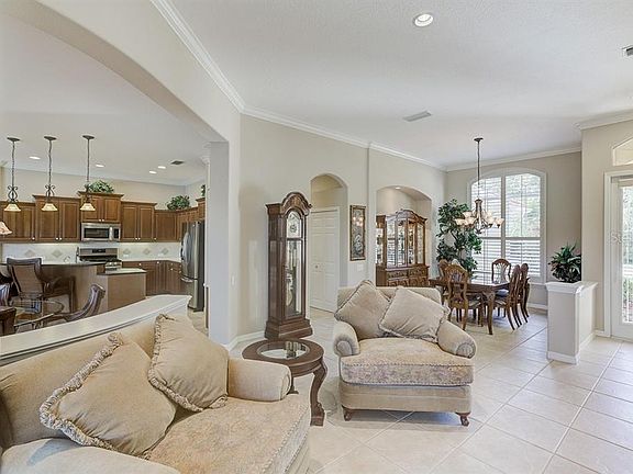 5th image of 4929 Woodhurst Dr