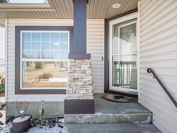 2nd image of 51 Ridgehaven Cres