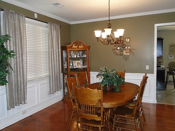 3rd image of 107 Ivy Glen Dr