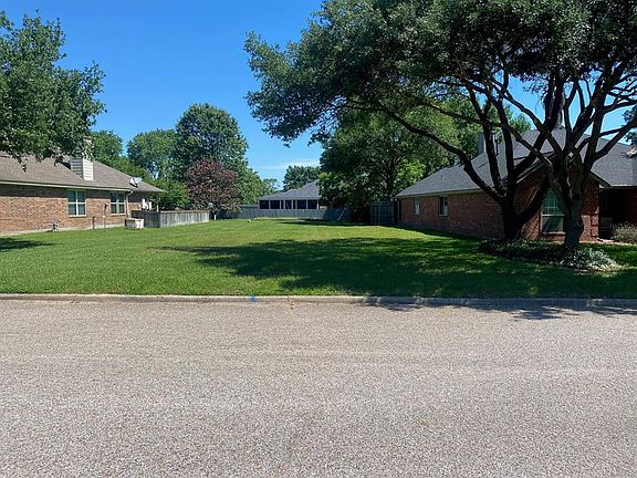 3rd image of 5126 Park View Dr