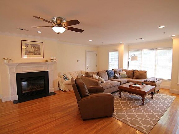 4th image of 50 B St APT 1