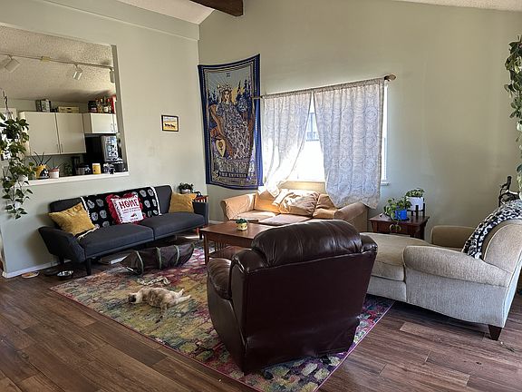3rd image of 2633 Sherwood Cir