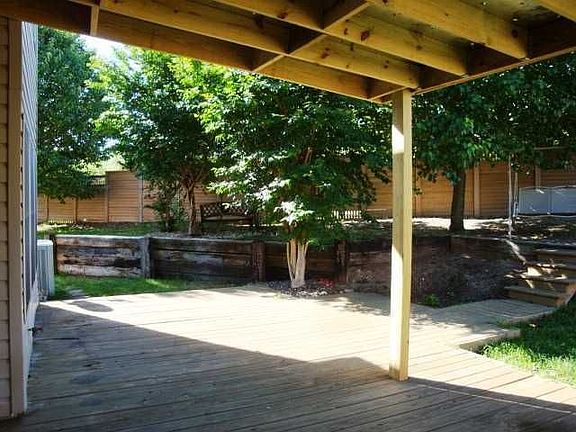 3rd image of 1195 Forest Bluff Trl