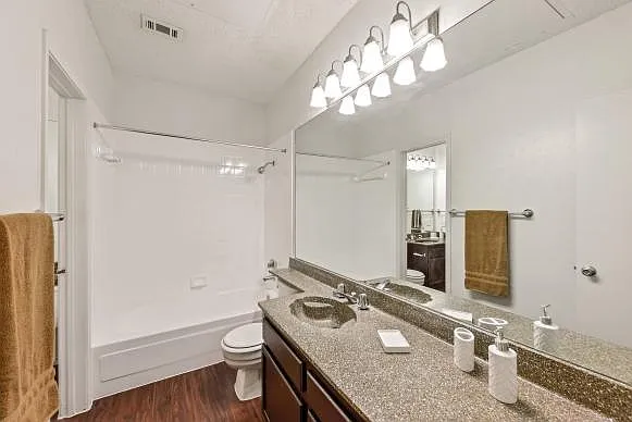Covington Pointe — Photo 10