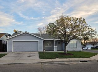 900 Sparrow Dr, Atwater, CA 95301