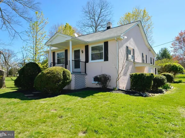 22282 Saint Louis Rd, Middleburg, VA 20117