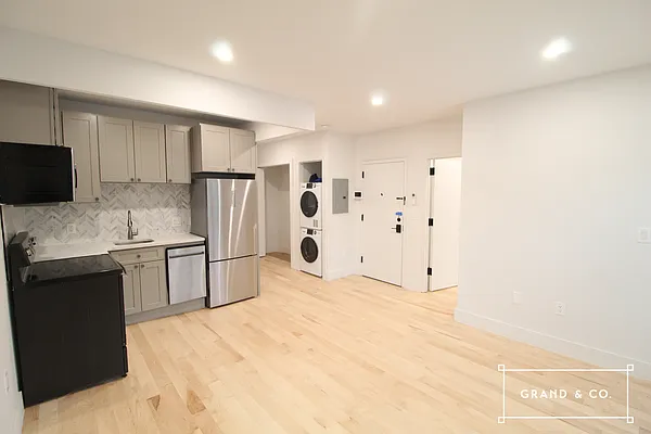 Rented by Grand & Co. | media 8