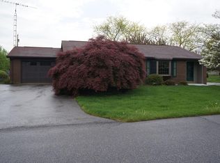 140 Greenleaf Rd, Chambersburg, PA 17202