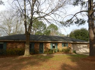 323 Red Oak Dr, Jackson, MS 39212