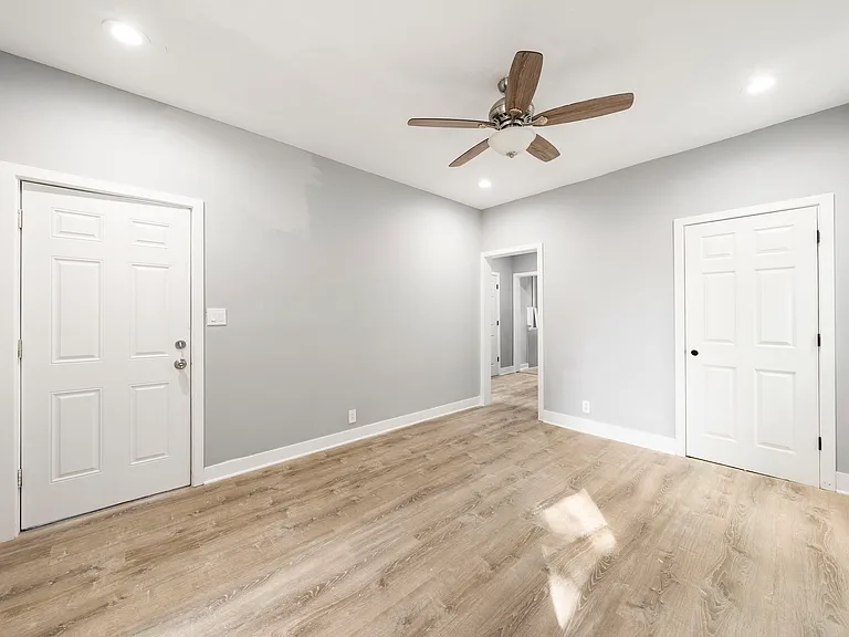 170 N 15th St #2 — Photo 5