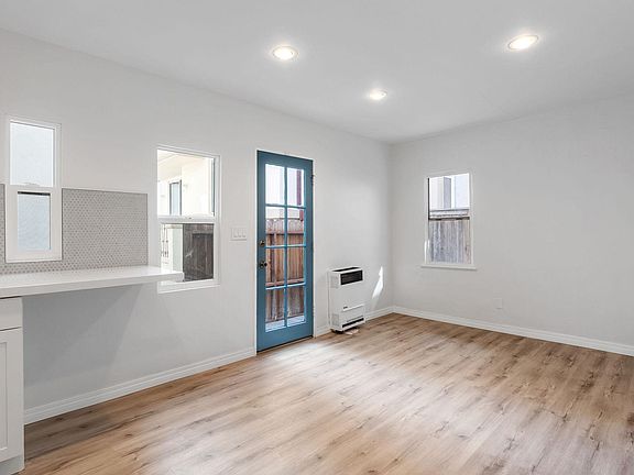 3rd image of 221 Marine Pl