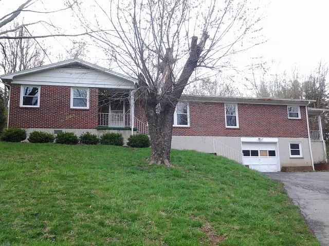 603 E Fincastle Tpke photo 1