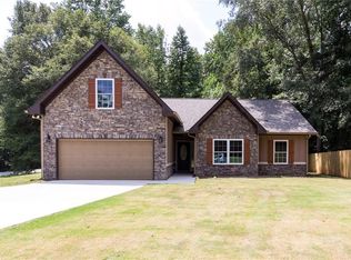 15 Oak Crest Ct, Covington, GA 30016