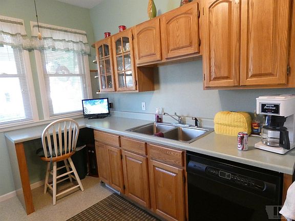 5th image of 701 N 12th St