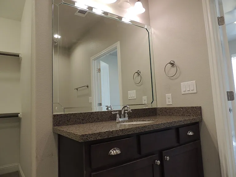 24 Devon Ct — Photo 11