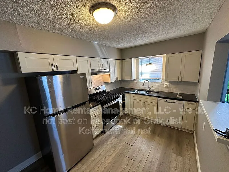 2 bed, 1.0 bath, $950 — Photo 4