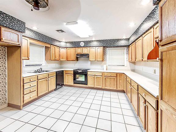 5th image of 206 Melrose Dr
