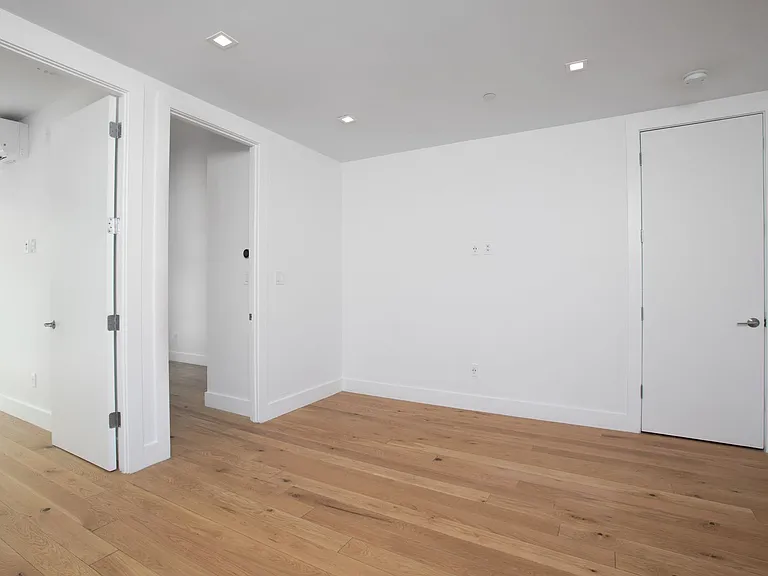174 1st Ave #PH — Photo 2