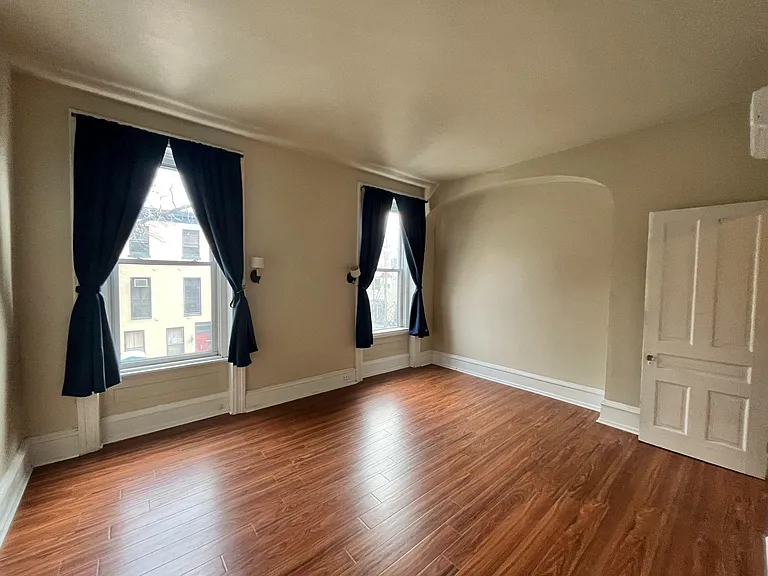 252 S 23rd St #1F — Photo 11