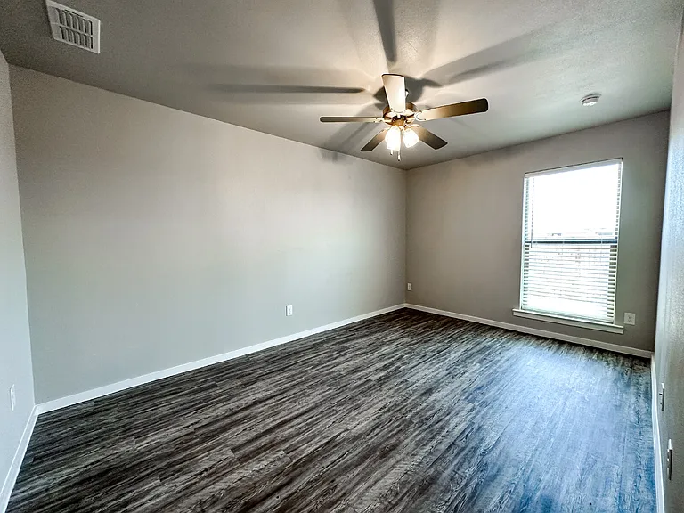 1905 Langford Ave #1 — Photo 6