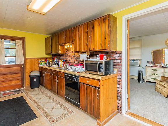 4th image of 279 Greenfield Ave