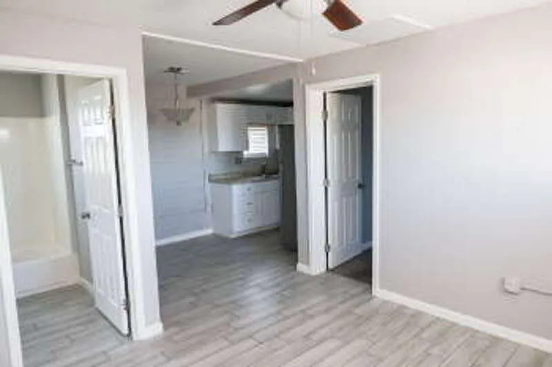 Building Photo - 561 S Meridian Rd #1