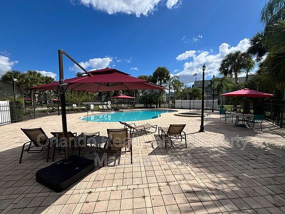 3rd image of 6088 Westgate Dr APT 202
